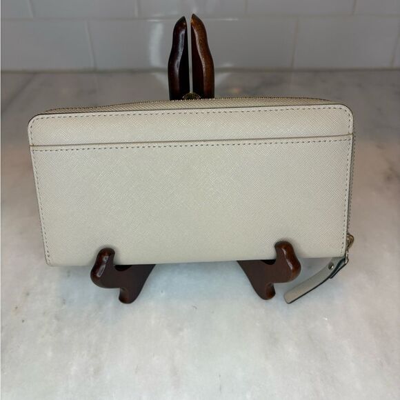 Kate Spade Cream Leather Continental Full Zip Wallet - Picture 2 of 10
